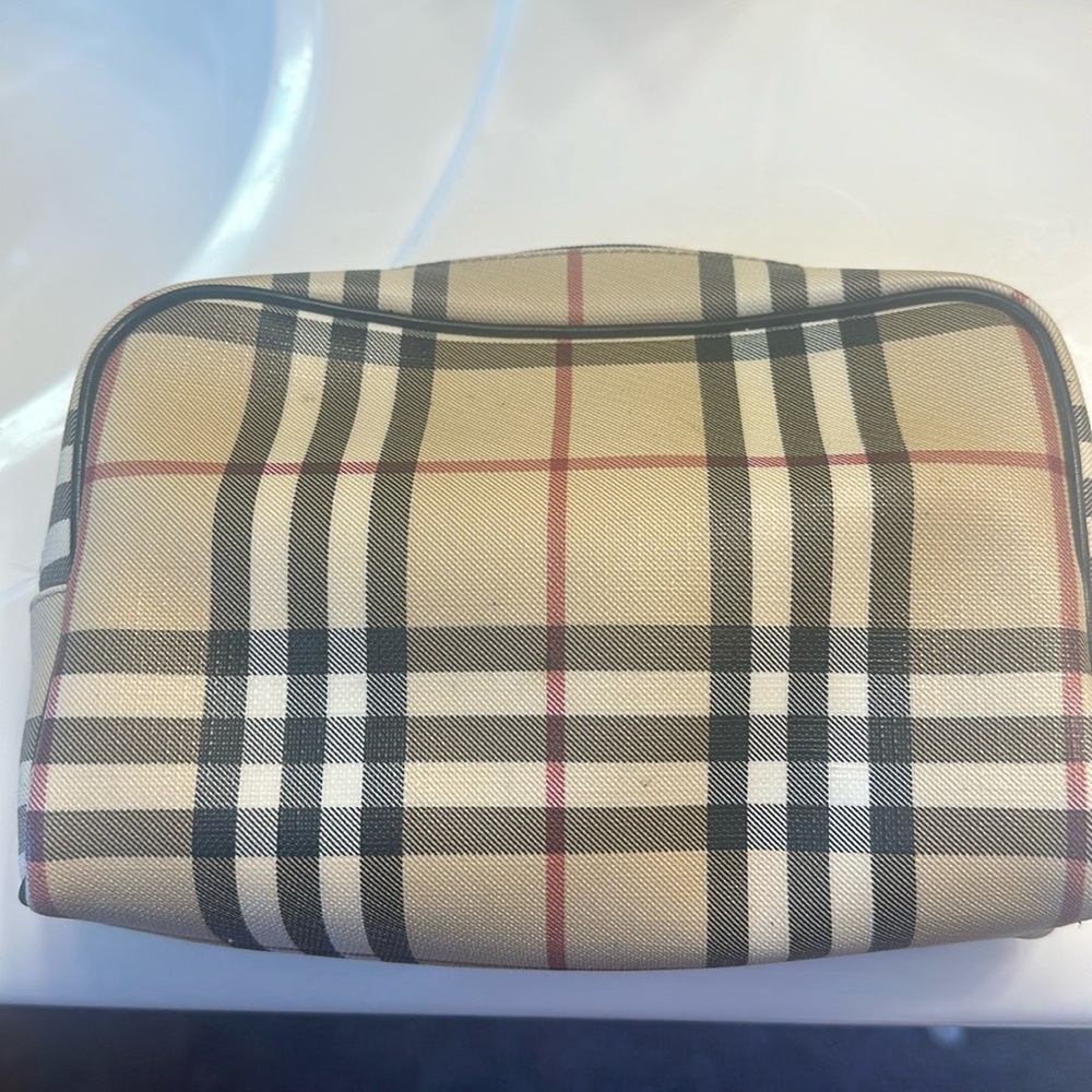 Burberry Authentic make up bag